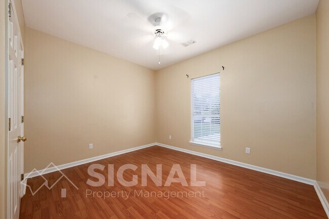 Building Photo - 108 Spring Pl