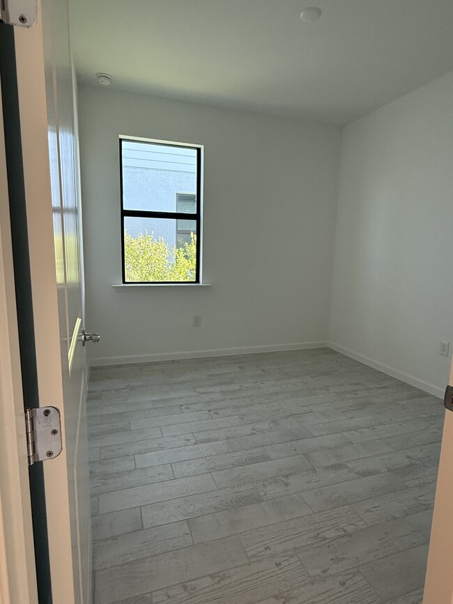 Building Photo - 24750 Marina Del Ray Dr