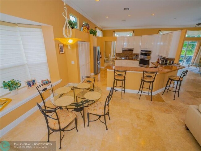 Building Photo - 20107 Ocean Key Dr