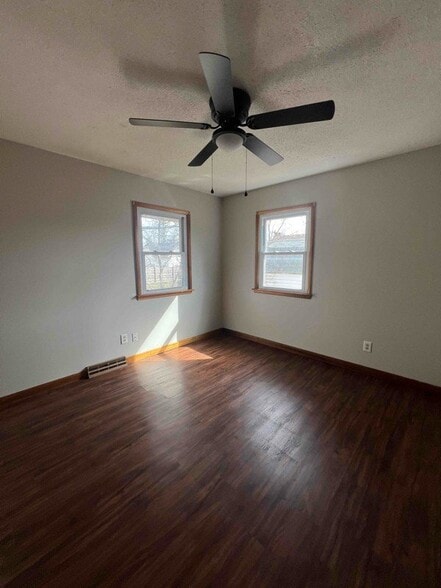 Building Photo - 221 W Bedford St