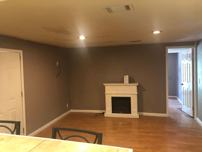 Building Photo - 2 bedroom 2 bath mobile home