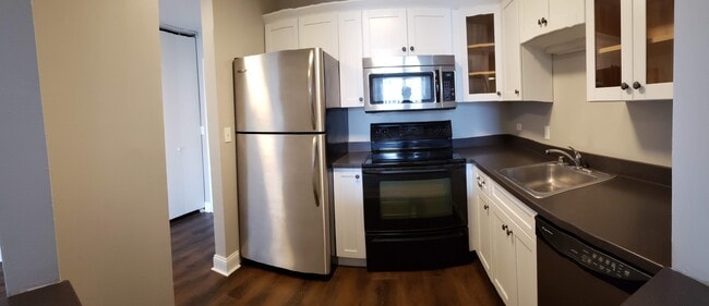 Building Photo - 1212N N La Salle Dr