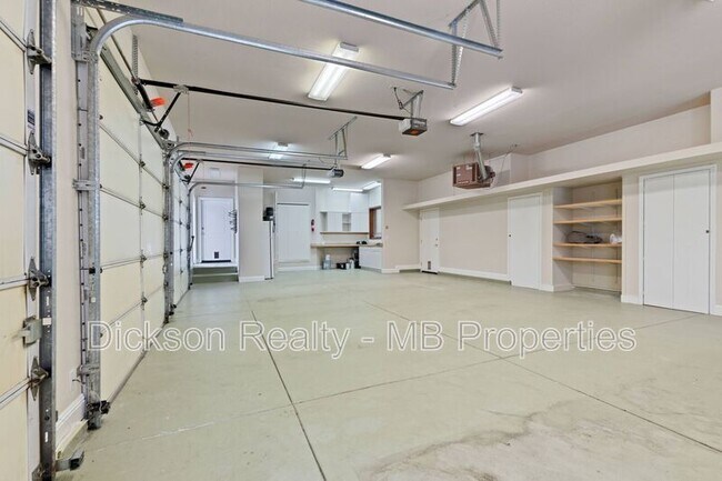 Building Photo - 711 Aspen Trail