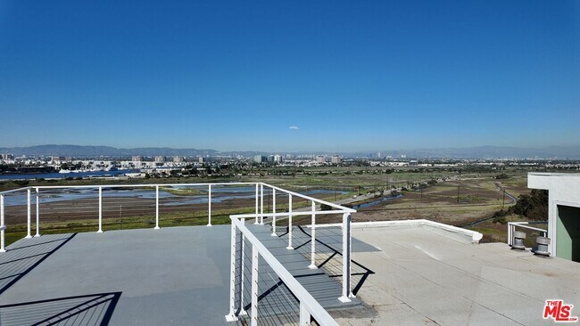 Building Photo - 8120 Billowvista Dr