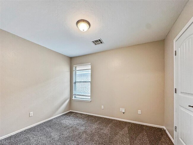 Building Photo - 1729 Everglade Ct