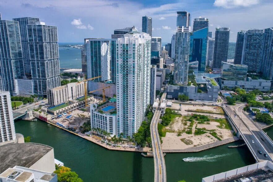 Building Photo - 41 SE 5th St