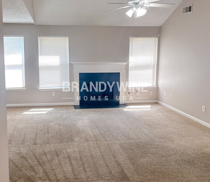 Building Photo - 5389 Sand Bar Ln
