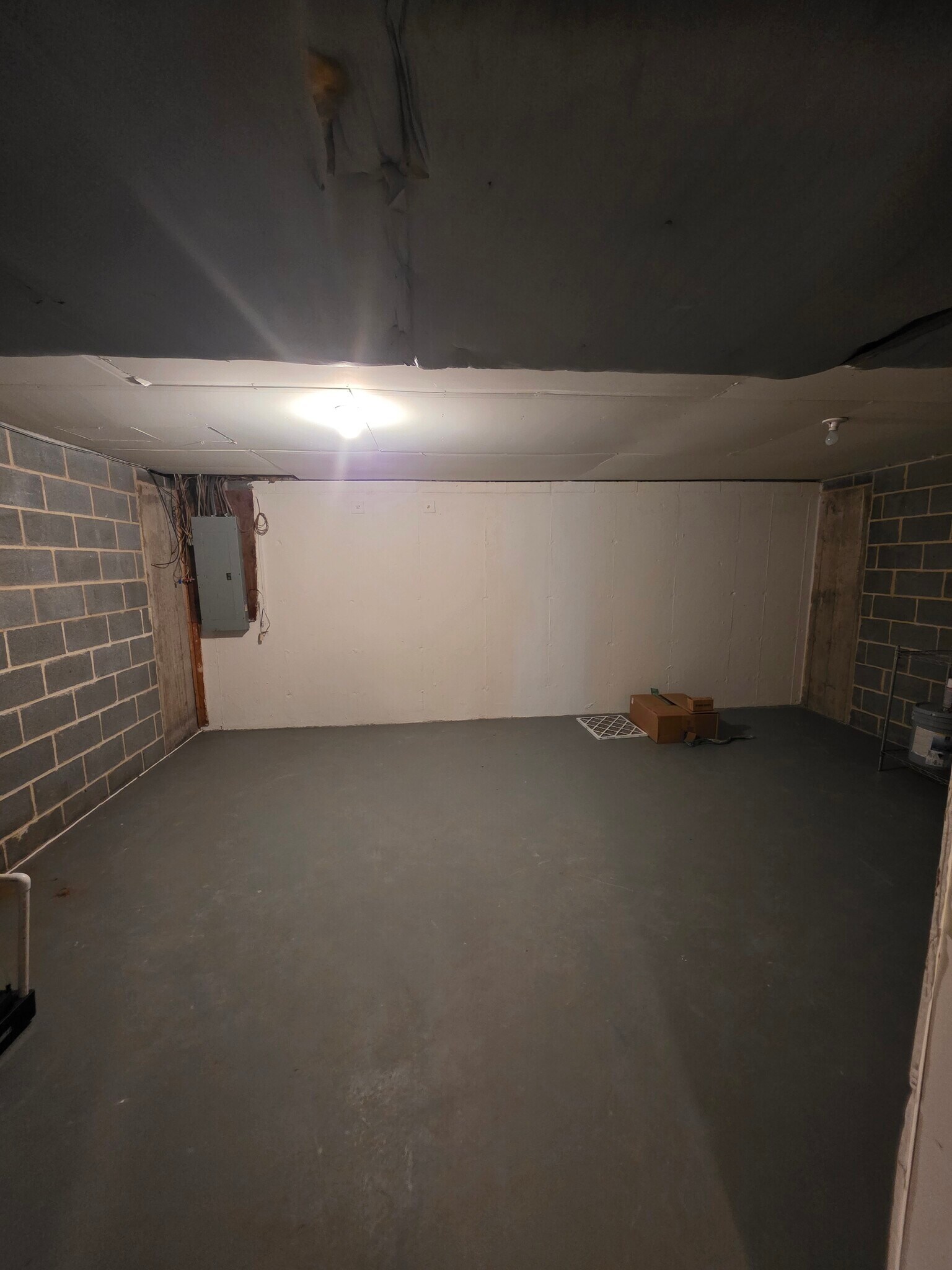 Building Photo - 8315 Countryside Ln