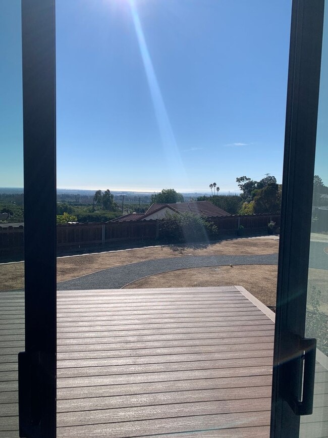 Building Photo - Clear Point Home - Ventura- Ocean Views - 4+3.5