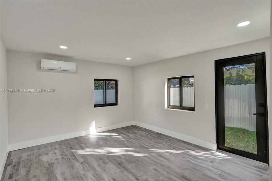Building Photo - 7943 NW 6th Ave