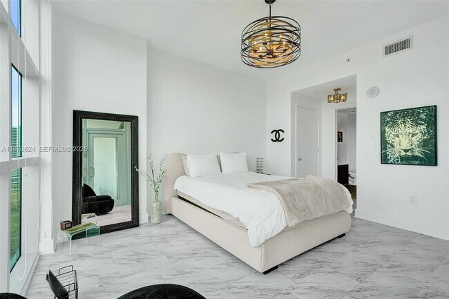 Building Photo - 3301 NE 1st Ave