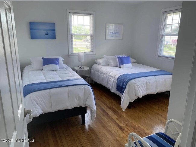 Building Photo - 2001 Main St