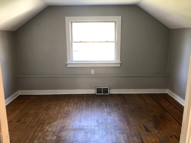 Bedroom 2, 3rd floor - 208 Courtdale Ave