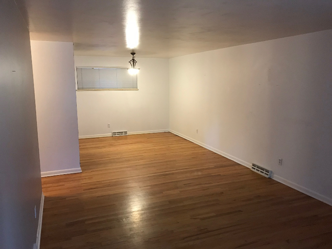Building Photo - 1136 Krameria St