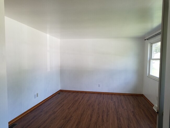 Living Room - 87 S 23rd St