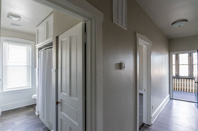 Building Photo - Market Street Commons A