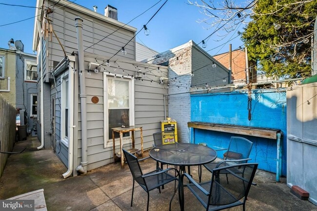 Building Photo - 719 S Montford Ave