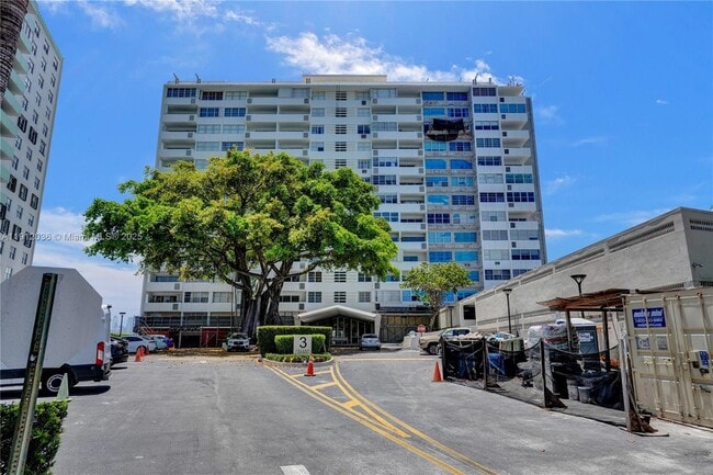 Building Photo - 3 Island Ave