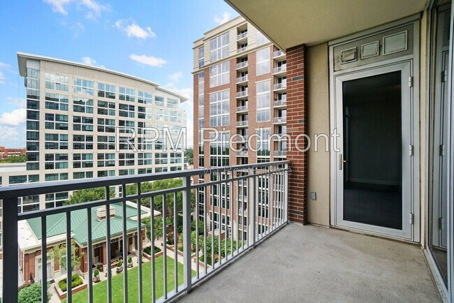 Building Photo - 1820 Peachtree Rd NW