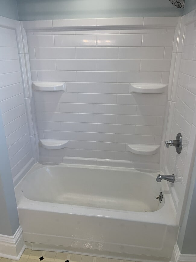 Building Photo - 628 37th St