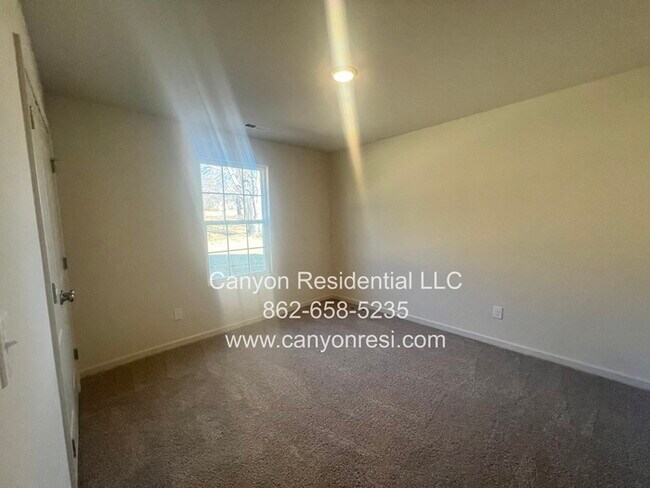 Building Photo - 4274 Winnabow Rd