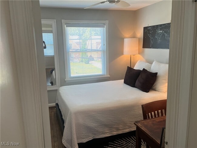 Building Photo - 15220 Rosemary Ave