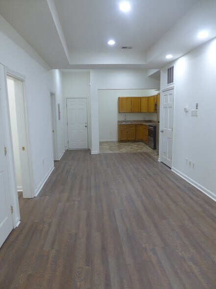 Building Photo - 326 Park Ave