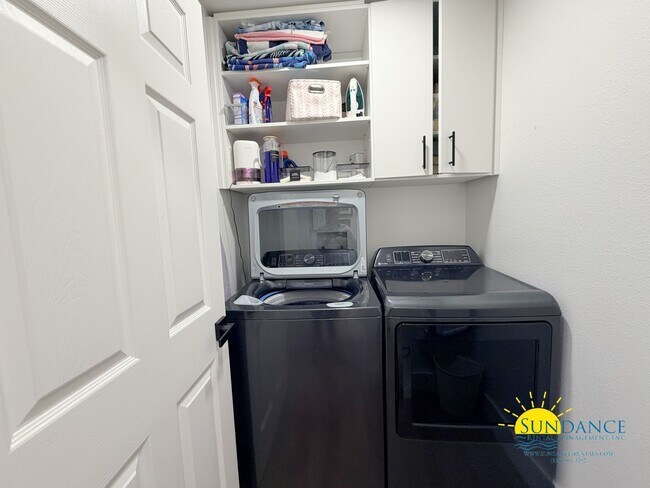 Building Photo - Custom 4BR Pool Home in Kenwood with Bonus Room & Private Backyard!