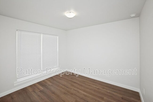 Building Photo - 6651 Athens St