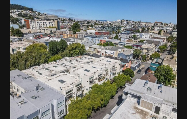 Building Photo - Charming Two Bedroom Condo in Mission Dolores - Please Contact for Showing Availability!