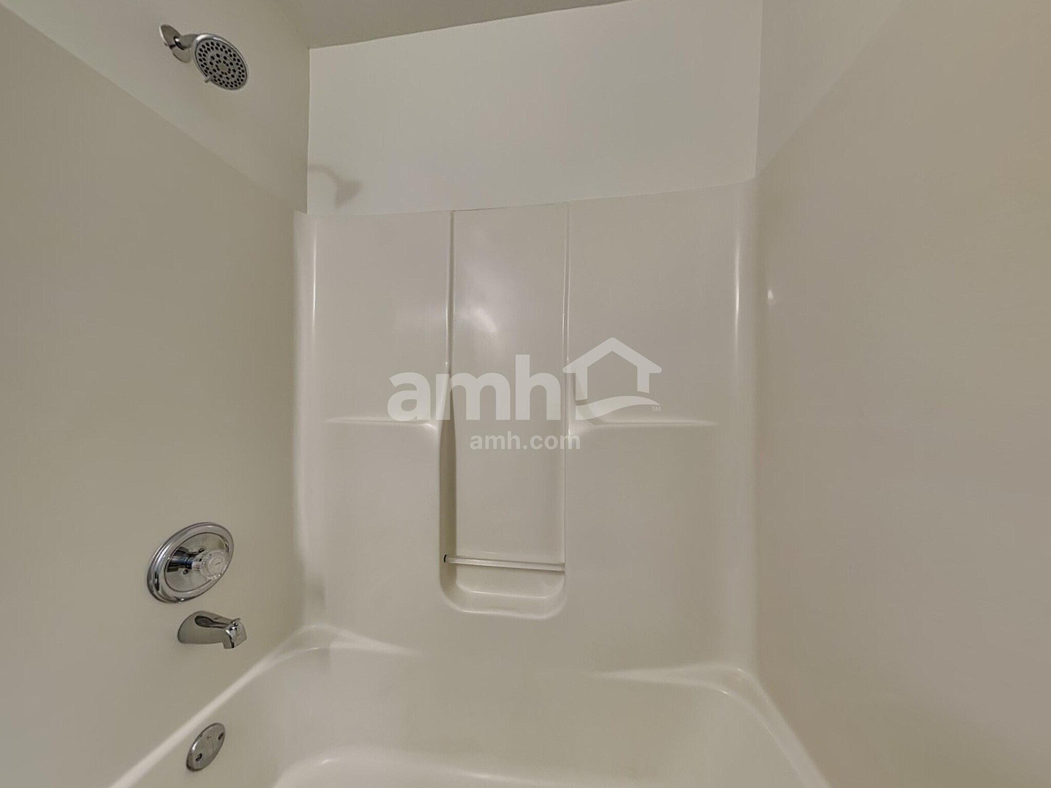 Building Photo - 2211 Siesta Dr