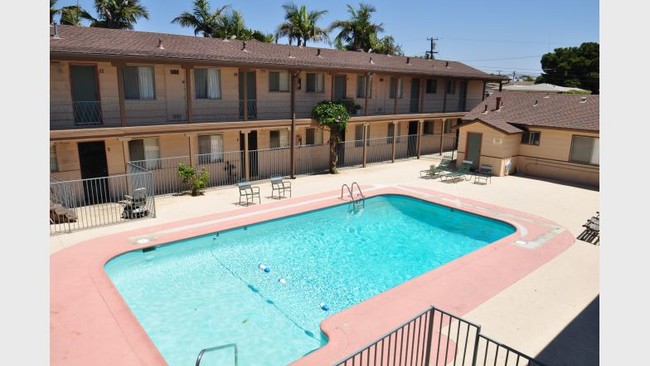 Primary Photo - Park Way Apartments