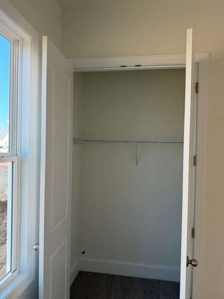 Building Photo - 1122 Winding Br Dr