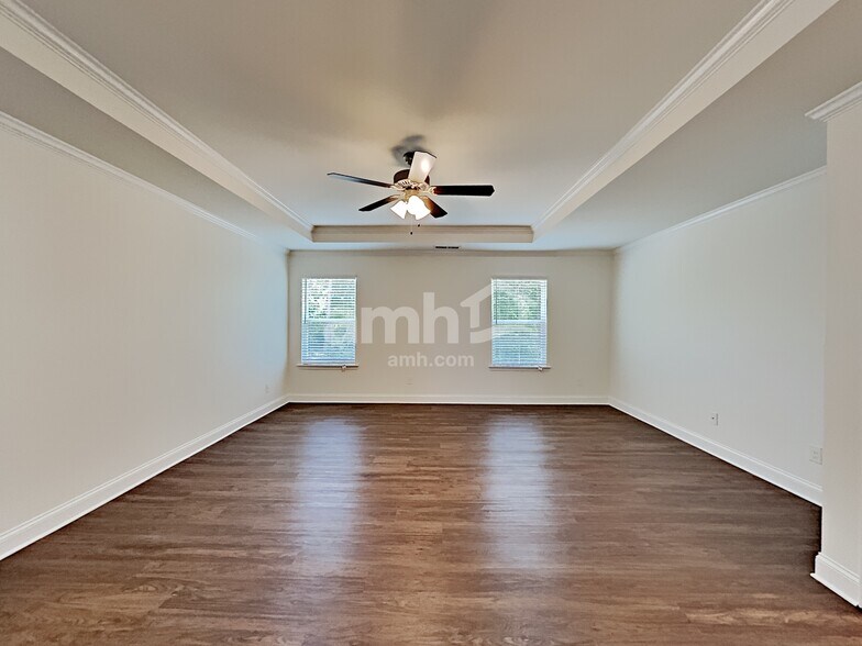 Building Photo - 1920 Brook Enclave Trail