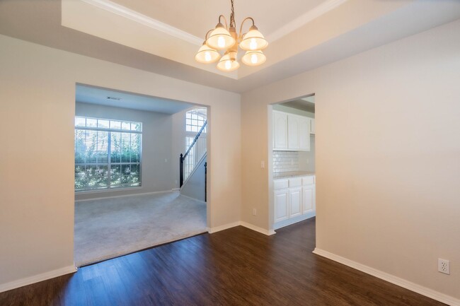 Building Photo - Beautiful 4 Bed 2.5 Bath Rental in Tulsa!