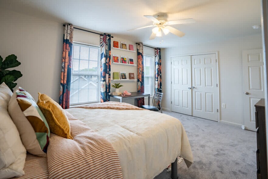 Building Photo - 1051 Southern Dr