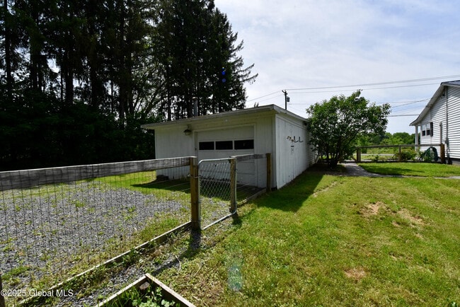 Building Photo - 48 Jenkins Rd
