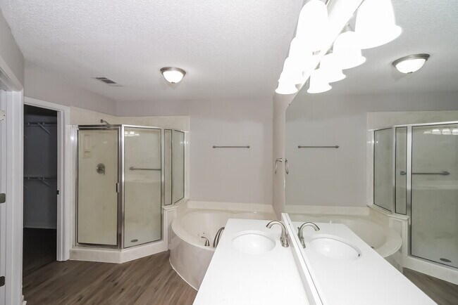 Building Photo - 1506 Appling Wood Cove S