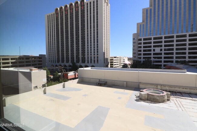 Building Photo - 450 N Arlington Ave