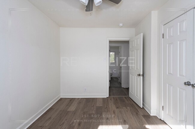 Building Photo - Fully Renovated 3 Bed 2 Bath Home!