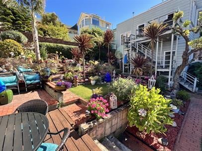 Building Photo - Beautiful 2 Bedroom 1 Bathroom with backya...