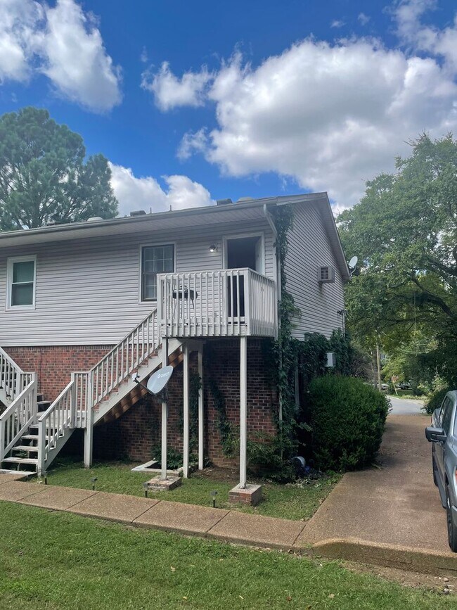 Building Photo - Fabulous 1BR Furnished Duplex