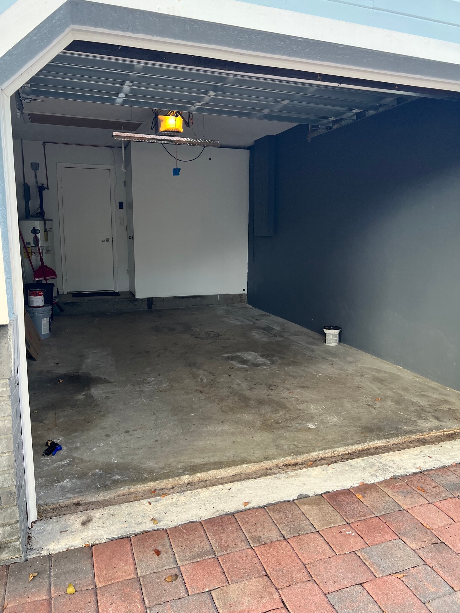 Single Car Garage plus 2 car driveway - 10961 SW 11th Pl