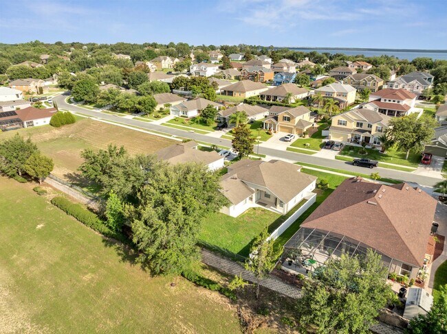 Building Photo - Stunning 4/3 with Fence Enclosed Yard in t...