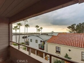 Building Photo - 112 29th Pl