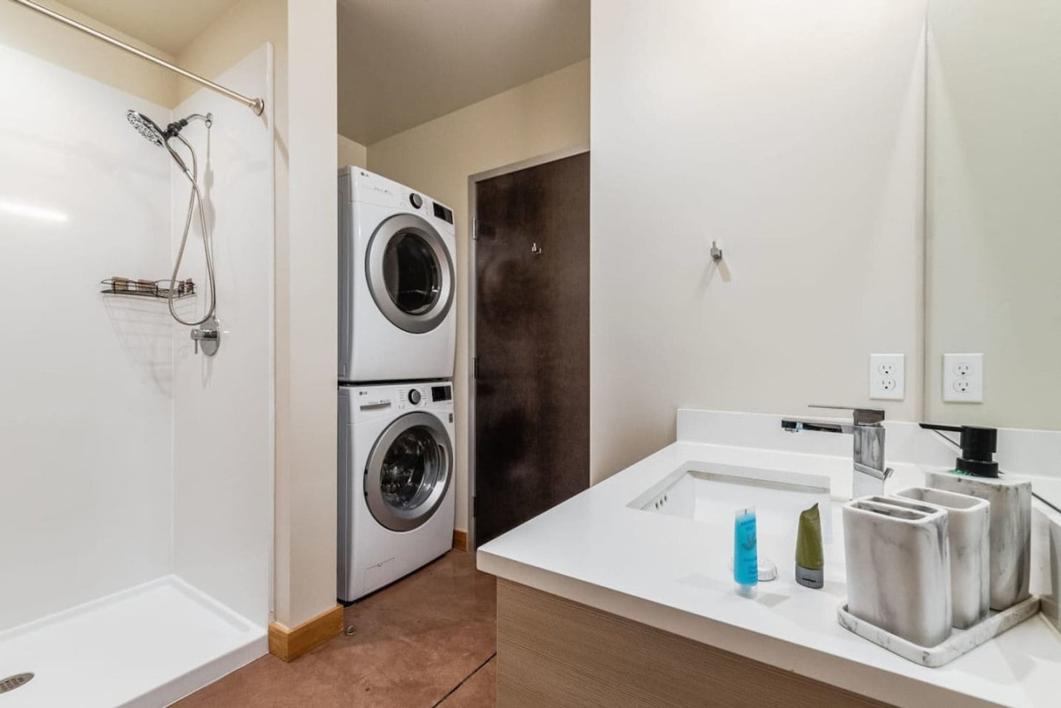 Building Photo - 2120 Commerce St