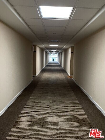 Building Photo - 600 W 9th St