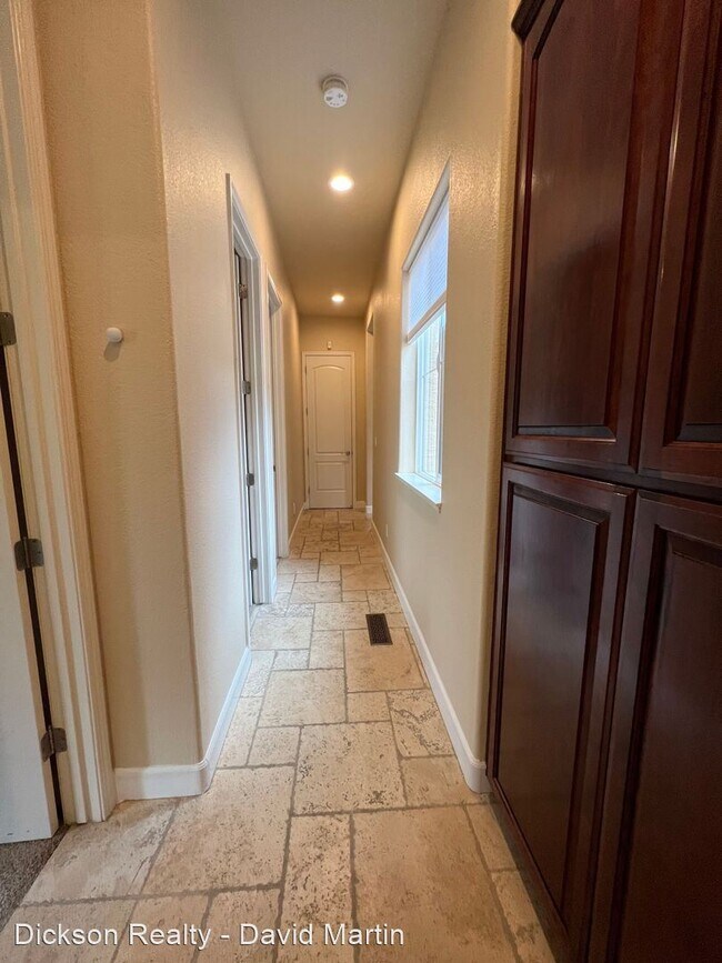 Building Photo - 4 br, 2.5 bath House - 7740 Harvest Hill Ln