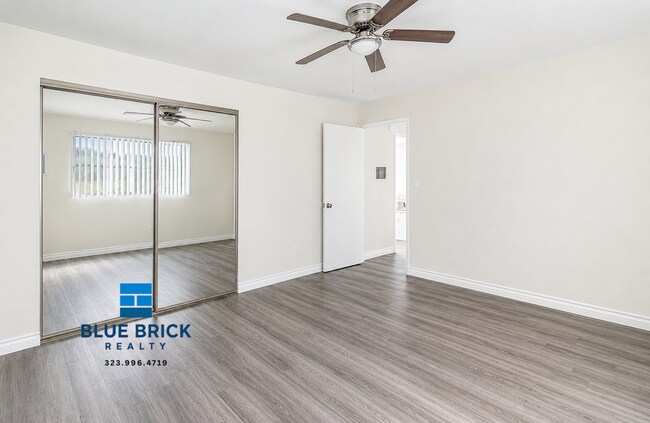 Building Photo - 20326 Saticoy St