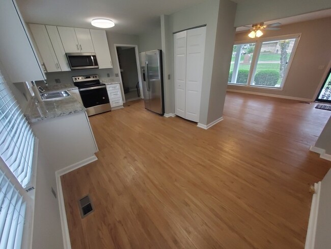 Building Photo - Beautifully remodeled 3BR/1.5BA in Goodlet...